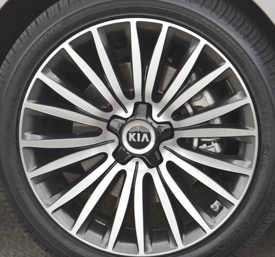 Kia Cadenza 2014 года  (фото 18 из 154)